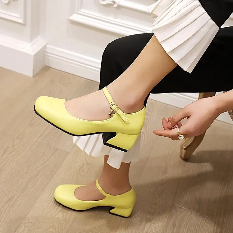 Women's Round Toe Shallow Mary Janes Block Chunky Heel Pumps